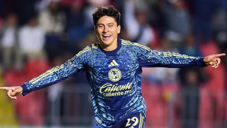 América Shocks Olimpia With Late Away Goal